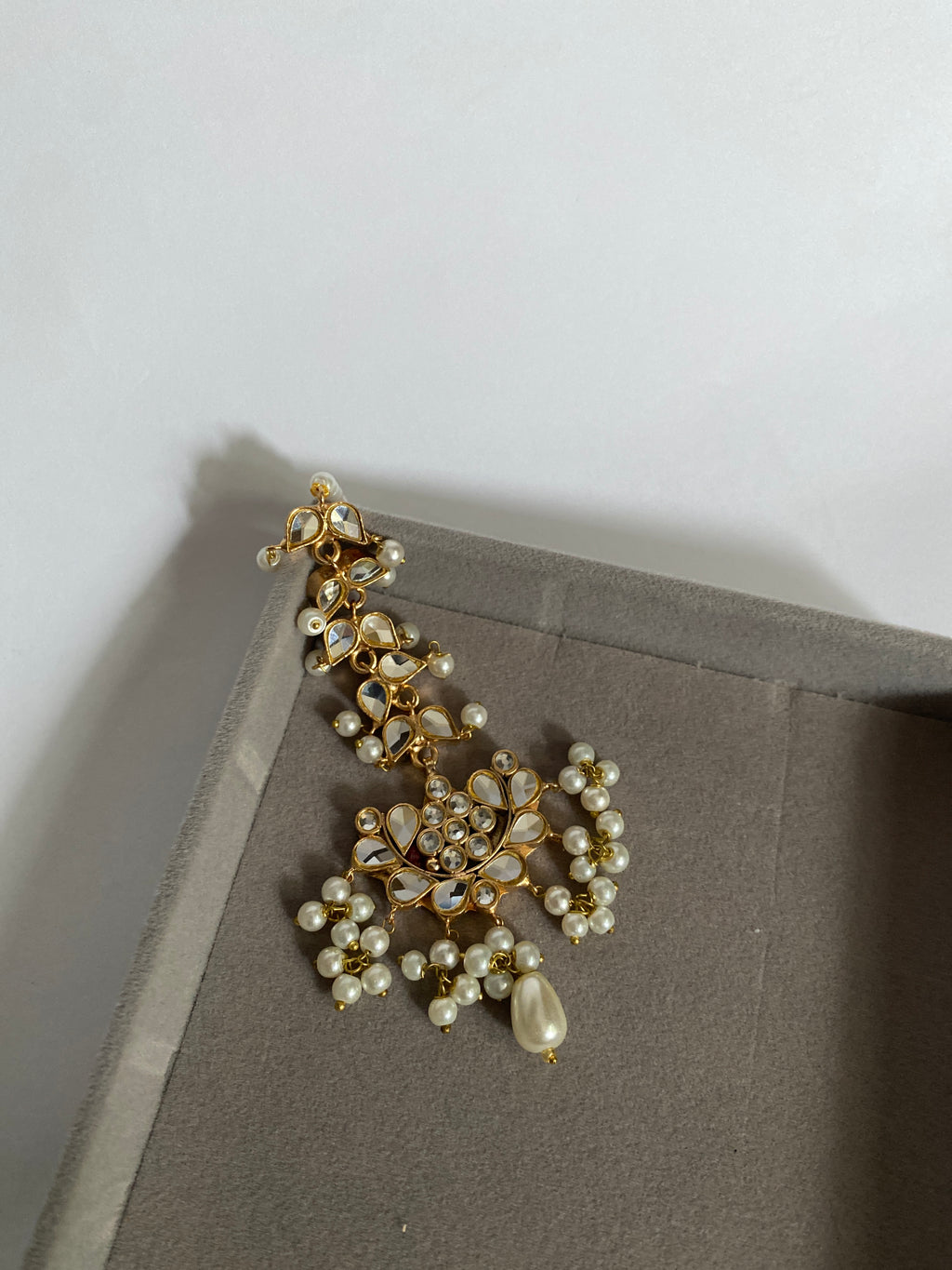 Sheesh Mahal Kundan Bindiya | Traditional Pakistani Hair Accessories