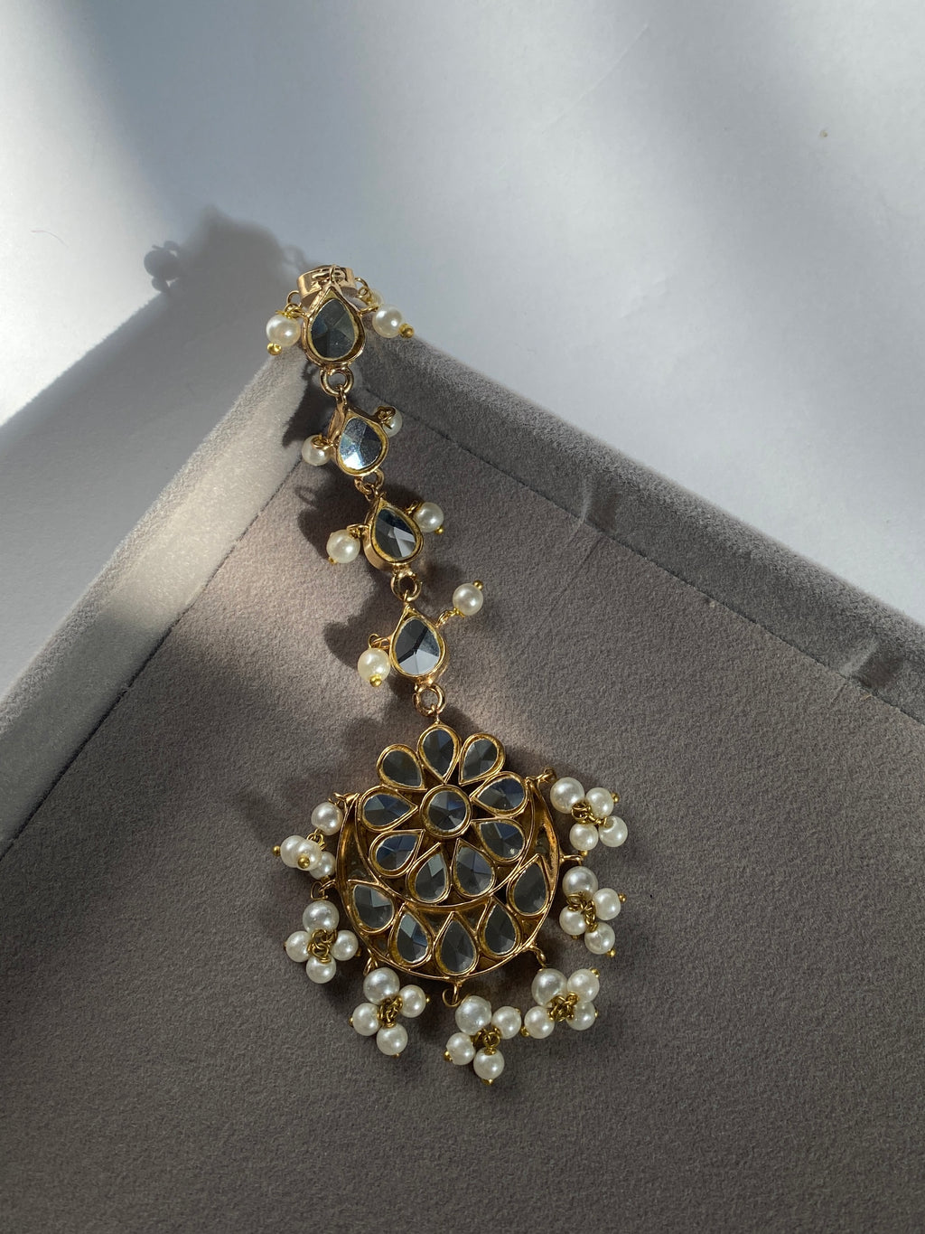 Shahi Kundan Bindiya | Traditional Pakistani Hair Accessories